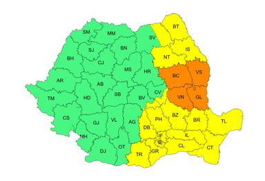  ploi torențiale și rafale puternice până mâine; Cod Galben extins în est și sud-estul țării.