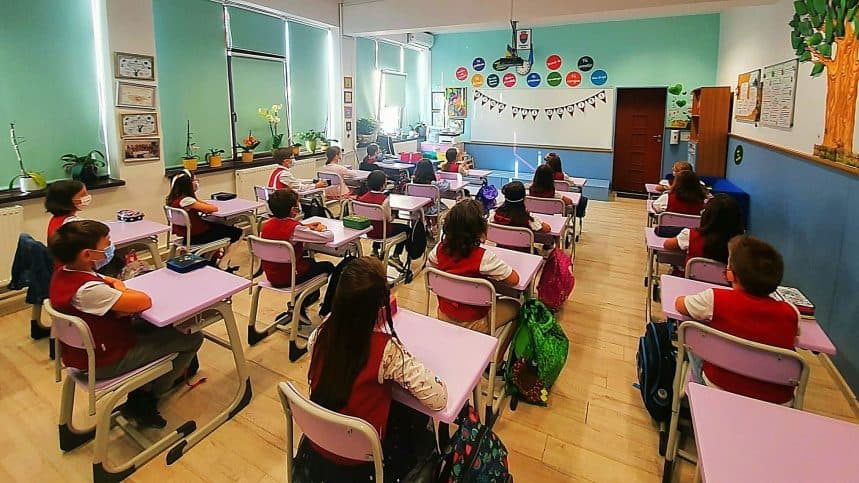  peste 800 de locuri disponibile în Bacău! Trimite cererea până pe 29 mai 2025.
