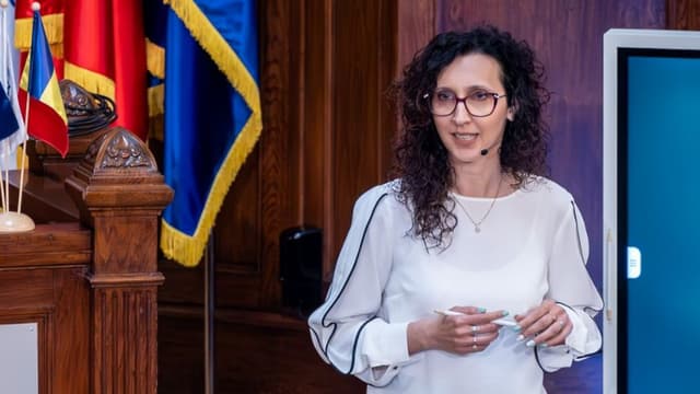  Clasa inversată cu Larisa Dediu la Școala Alexandru Ioan Cuza din Bacău