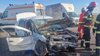  Accident Implicând 3 Autoturisme și un TIR, 2 Victime în Stare Critică. Află Detalii în Ziarul de Bacău.
