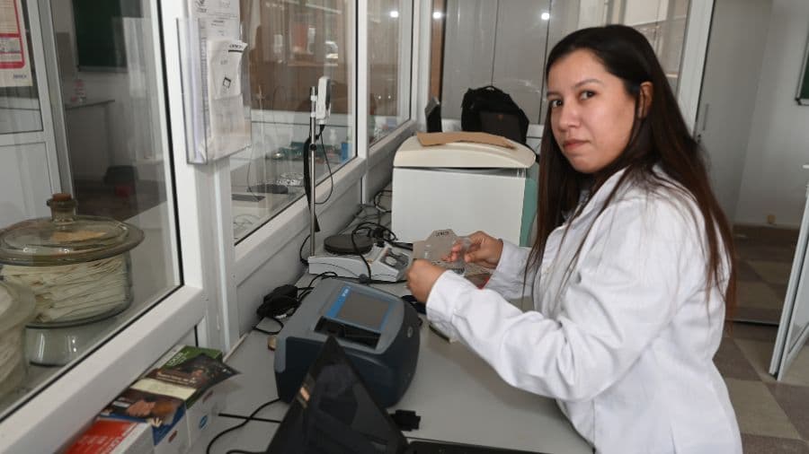 Dr. Hanen FILALI din Tunisia Revine pentru a Treia Oară la Universitatea Vasile Alecsandri