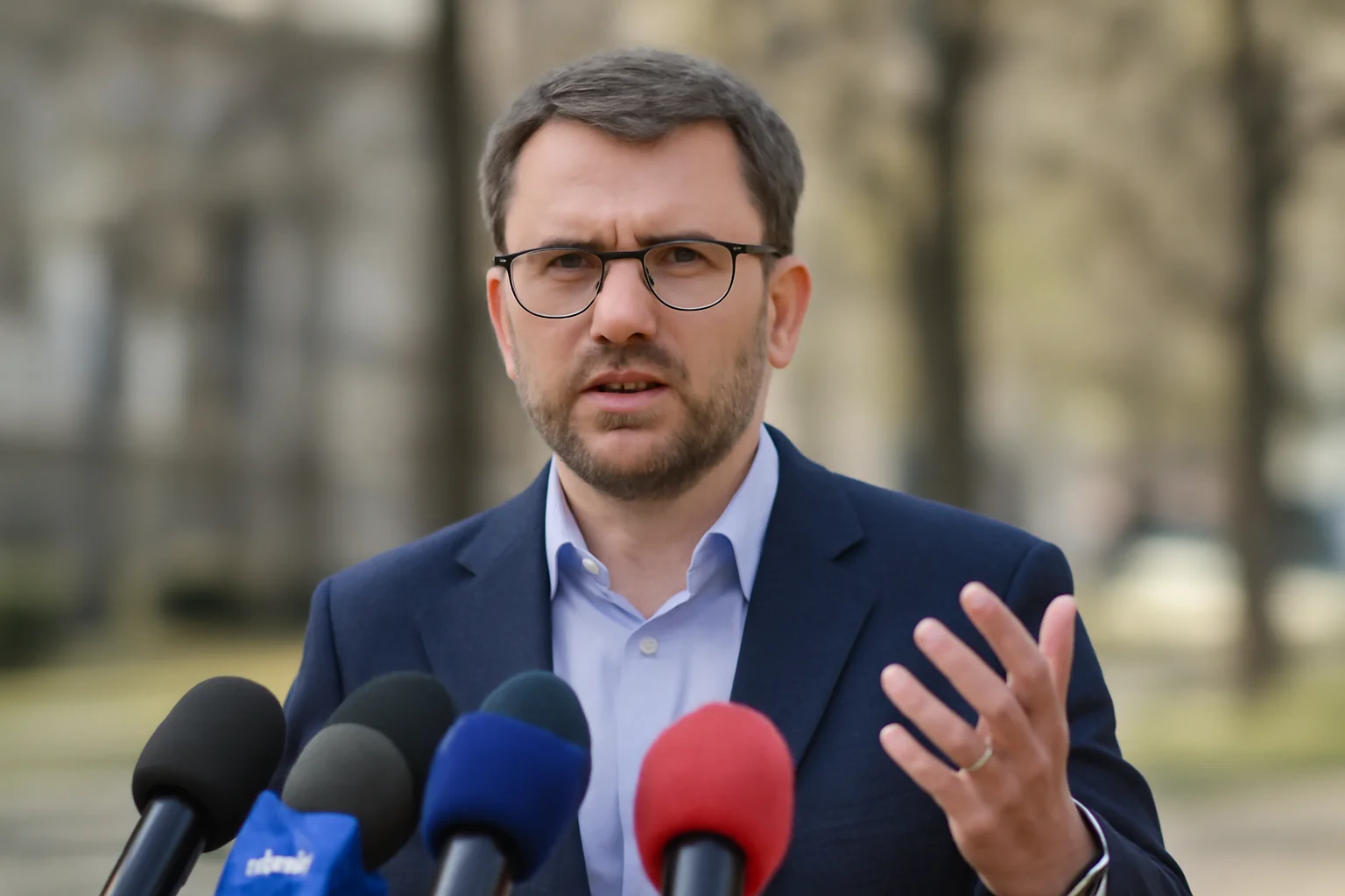 Lucian Bogdănel avertizează asupra limbii române precare în spațiul online, în contextul noii programe pentru clasa a IX-a